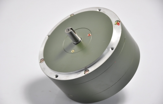 力矩電機控制器是否通用呢？